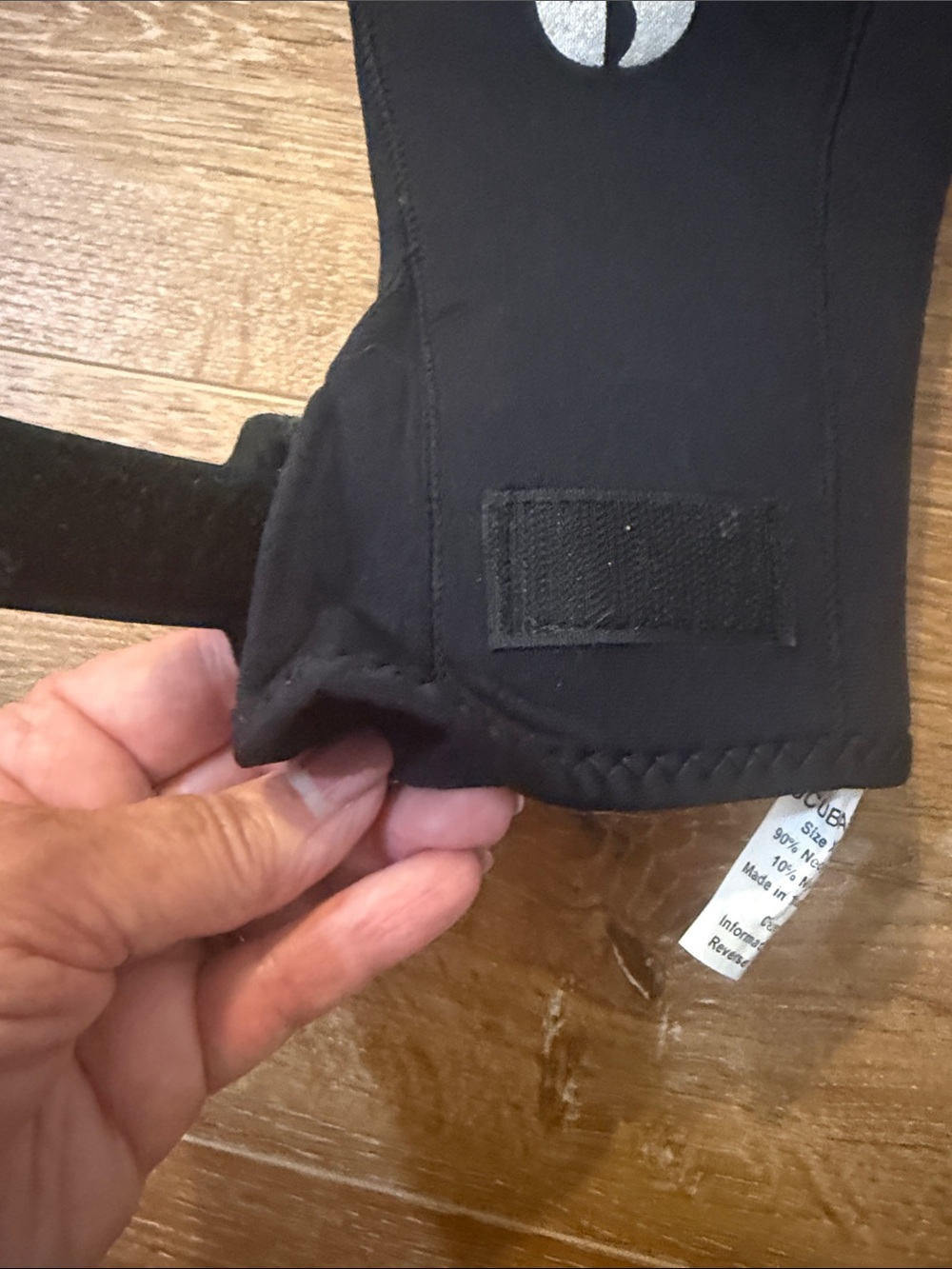 Scubapro Black Neoprene Five-Finger Dive Gloves - Picture 4 of 4